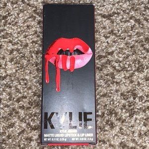 Kylie NO SLEEP Matte Lip Kit 😇
